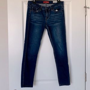 Like New Guess Skinny Jeans